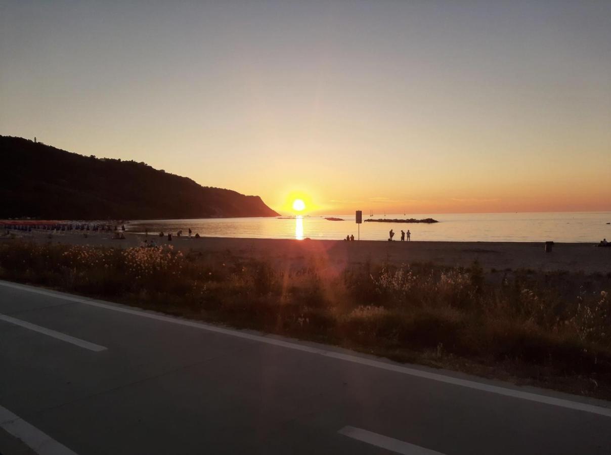 Apartmán Casa Baia Flaminia Pesaro Exteriér fotografie